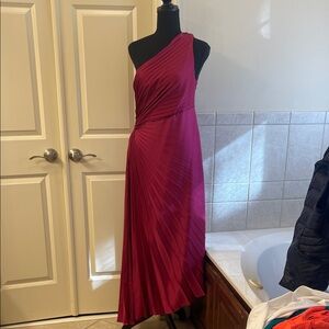 Nicole Miller Elegant One-Shoulder Maroon Long Dress